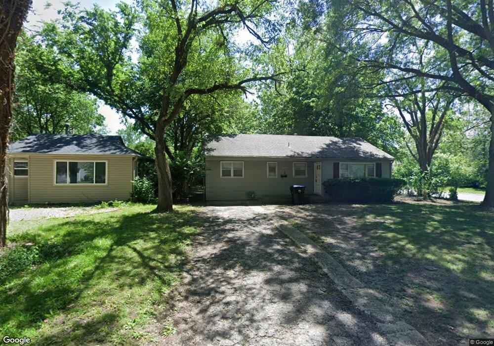 2325 SW 26th Dr, Topeka, KS 66611 - photo 1