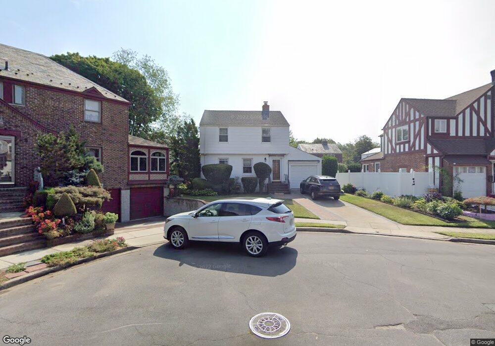 3 Catalpa Ln, Valley Stream, NY 11581 - photo 1