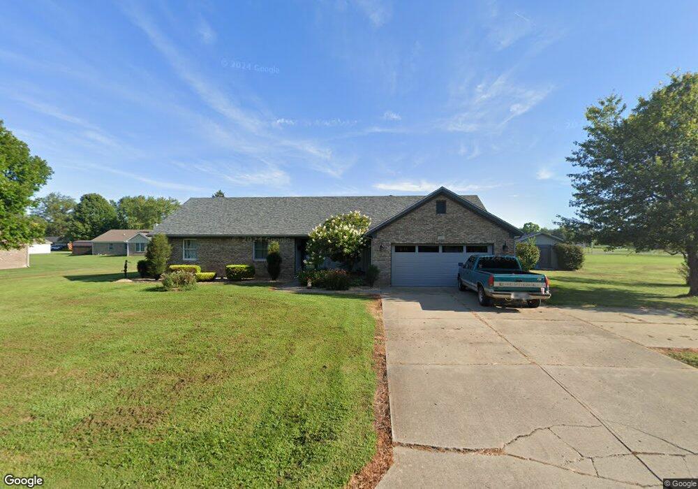 152 W Royal Rd, Rushville, IN 46173 - photo 1