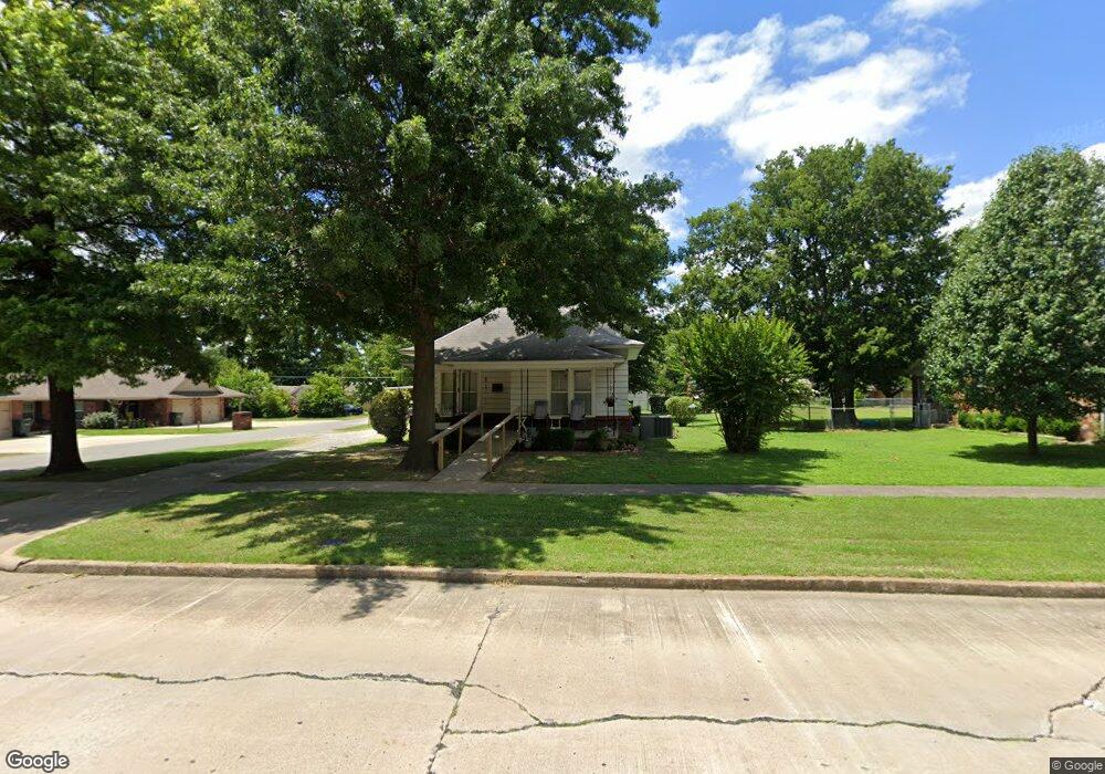 1001 N Cherokee Ave, Claremore, OK 74017 - photo 1
