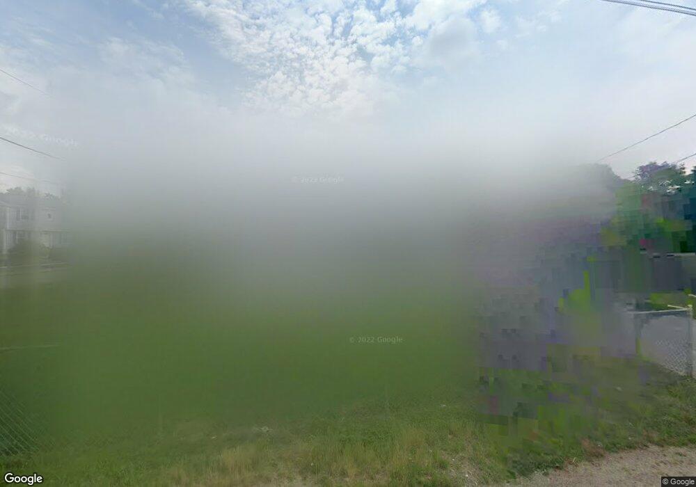 385 Mendon Ave, Pawtucket, RI 02861 - photo 1