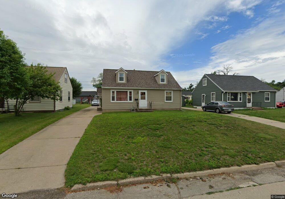 1428 10th St NW, Cedar Rapids, IA 52405 - photo 1