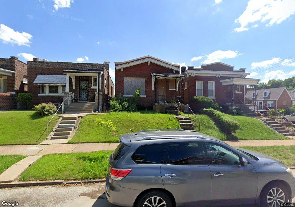 4894 Margaretta Ave, Saint Louis, MO 63115 - photo 1