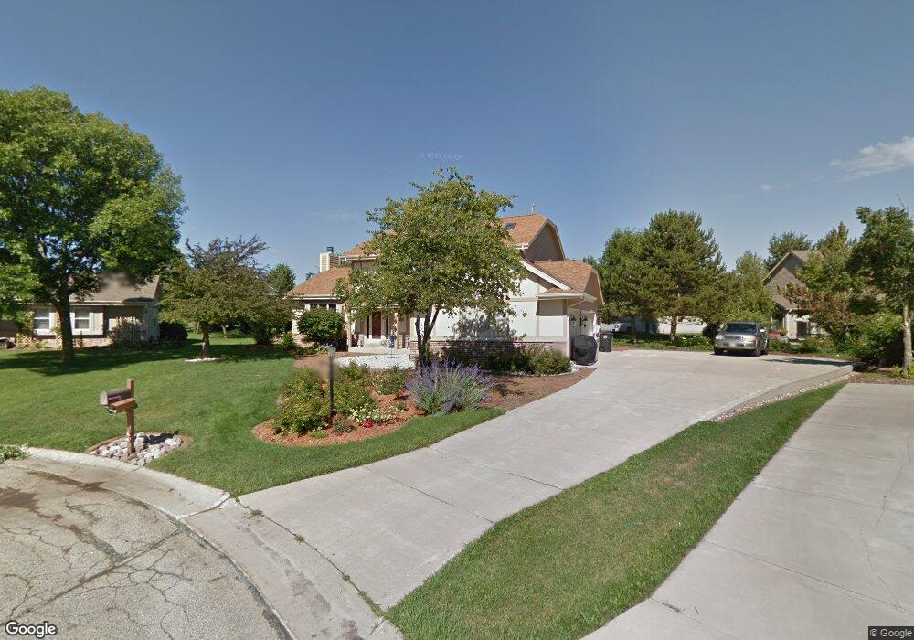 W154N7431 Stoneridge Ct, Menomonee Falls, WI 53051 - photo 1