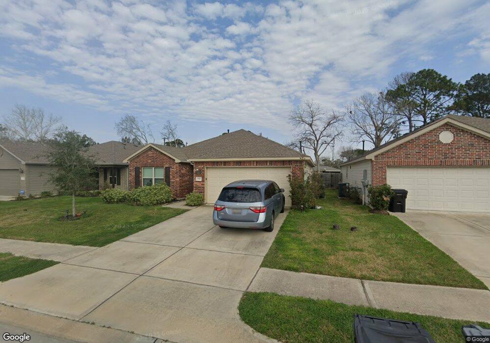 641 W Fairway Lake Dr, Alvin, TX 77511 - photo 1