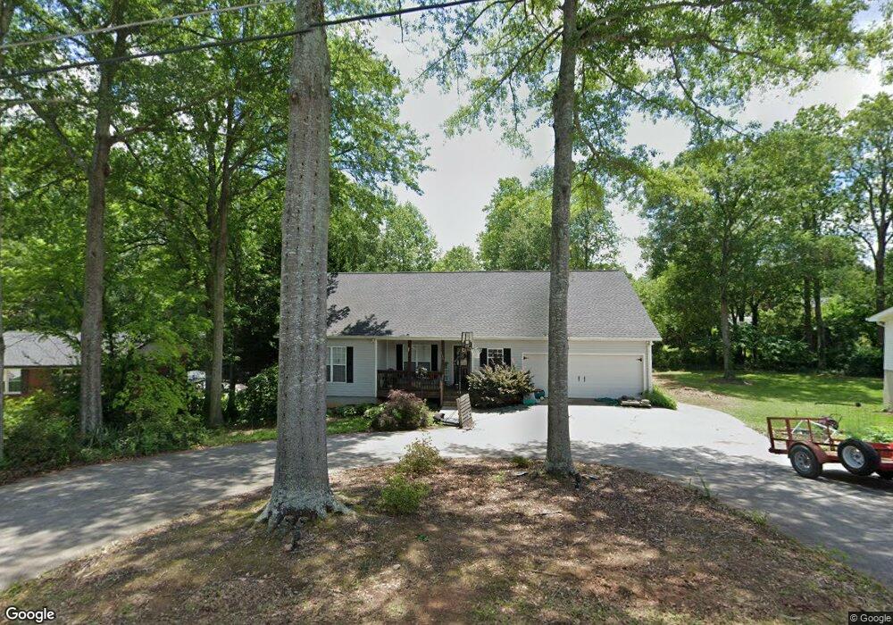 125 Lakeview Dr, Carrollton, GA 30117 - photo 1