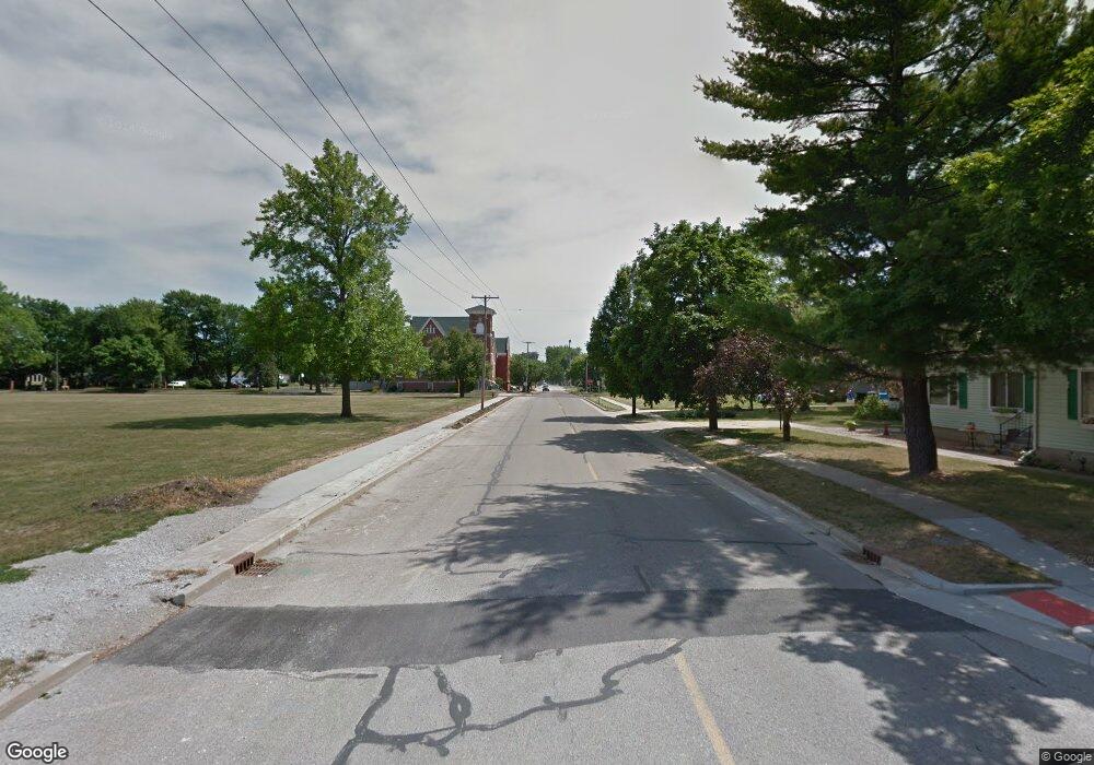 300 N Niles Ave, Tuscola, IL 61953 - photo 1