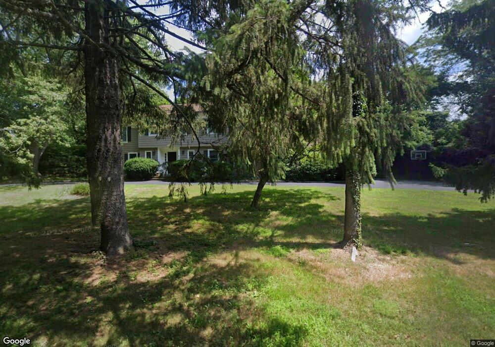 2 Tibbits Ln, Port Washington, NY 11050 - photo 1