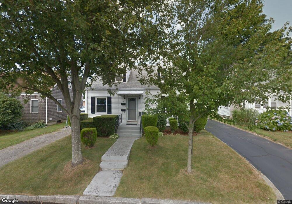 113 Champlin Place N, Newport, RI 02840 - photo 1