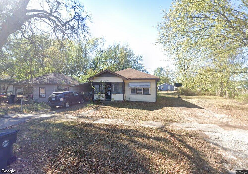 1014 N Griffin Ave, Okmulgee, OK 74447 - photo 1