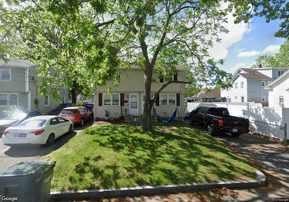 11-13 Flagg St, Springfield, MA 01109 - photo 1