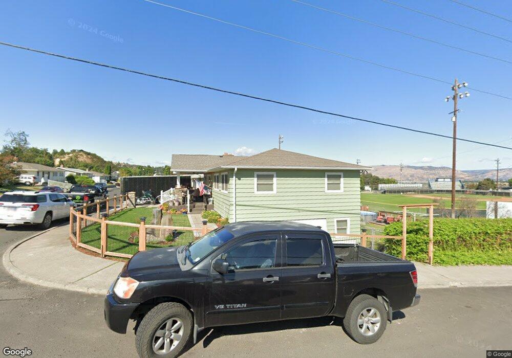 1837 E 14th St, the Dalles, OR 97058 - photo 1