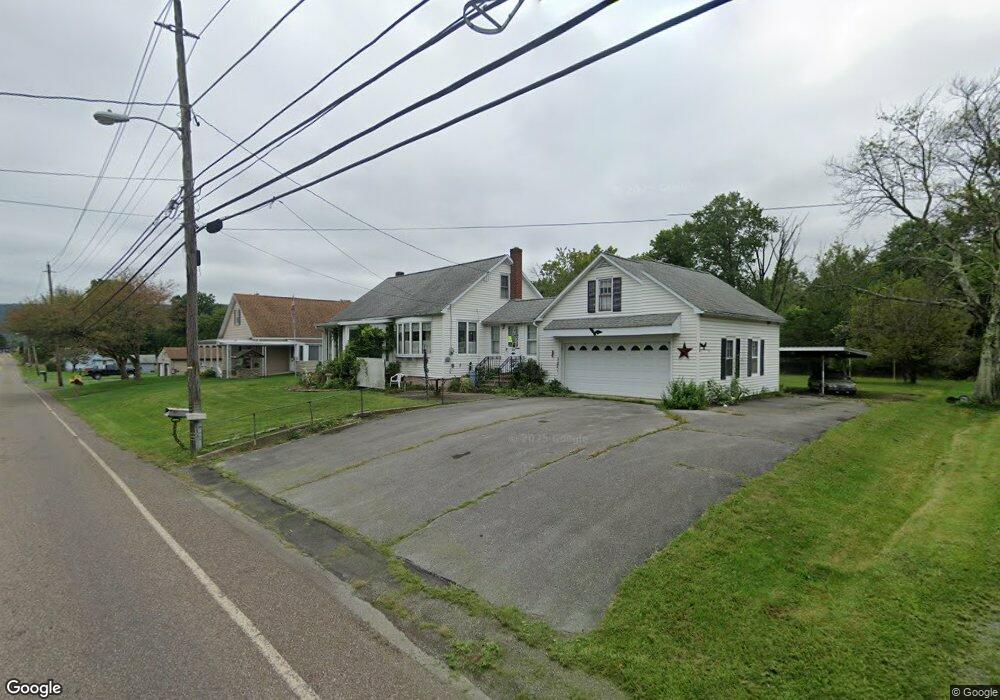 350 E 3rd St, Wind Gap, PA 18091 - photo 1