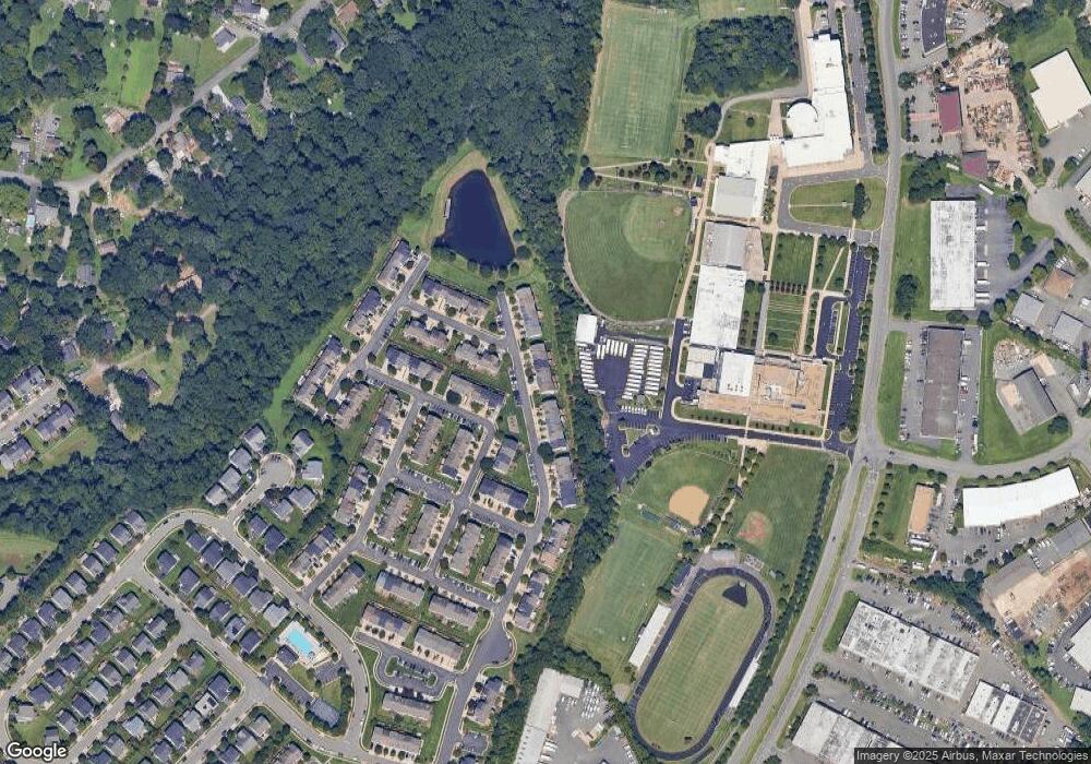 8193 Glade Bank Dr, Manassas, VA 20111 - photo 1