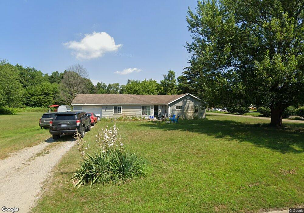 825 Hunt St, Lowell, MI 49331 - photo 1