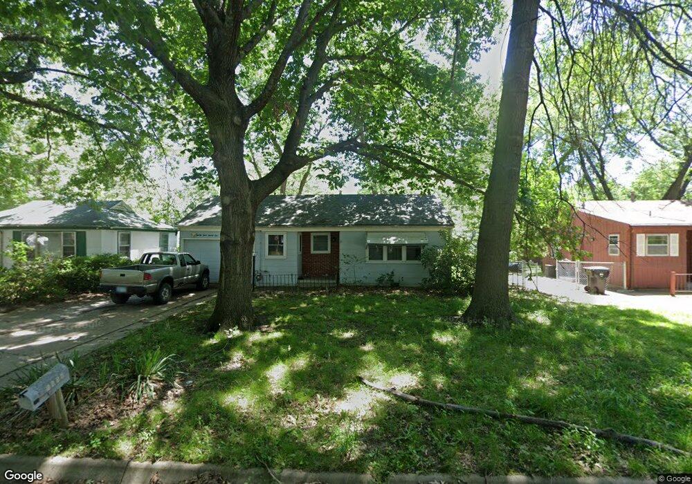 2321 SW 25th Dr, Topeka, KS 66611 - photo 1