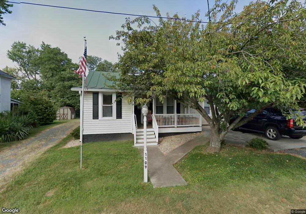 1109 Myrtle St, Charlottesville, VA 22902 - photo 1