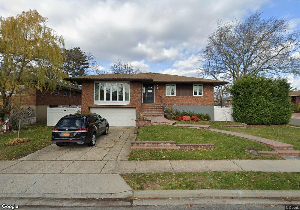 618 Golf Dr, Valley Stream, NY 11581 - photo 1