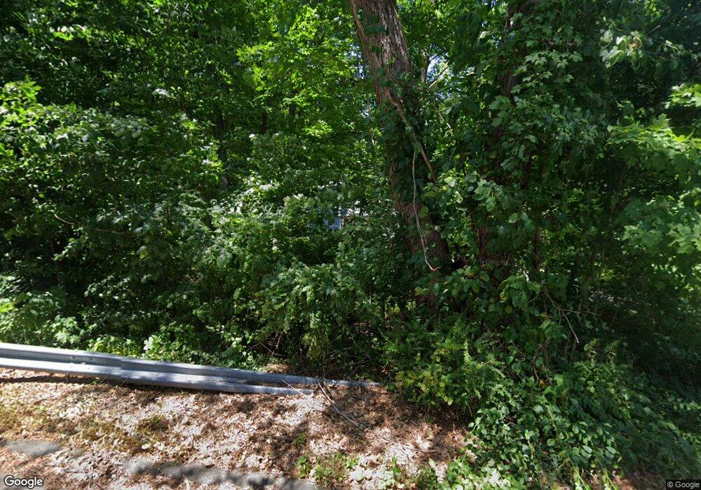 10 Stuart Dr, Bloomfield, CT 06002 - photo 1