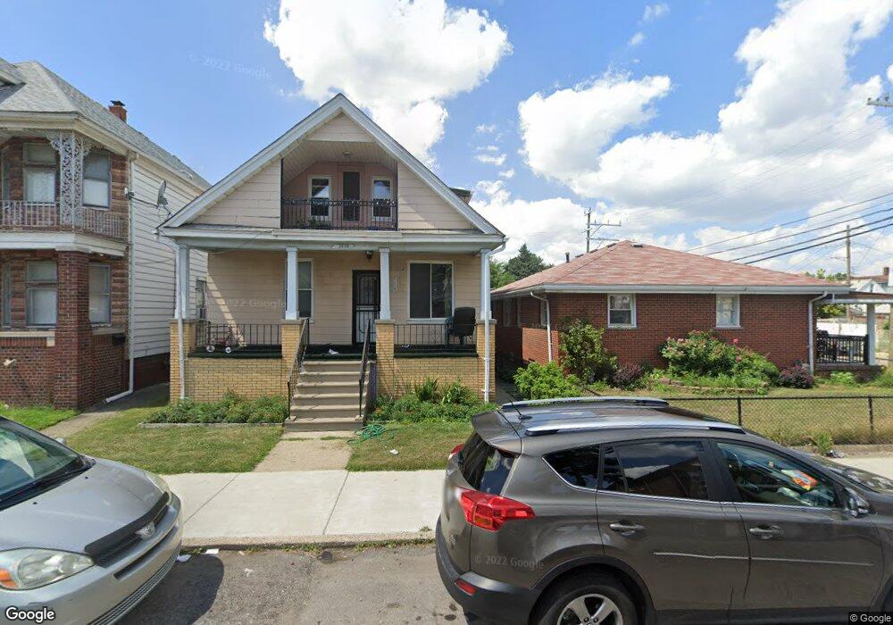 2425 Commor St, HamtraMcK, MI 48212 - photo 1