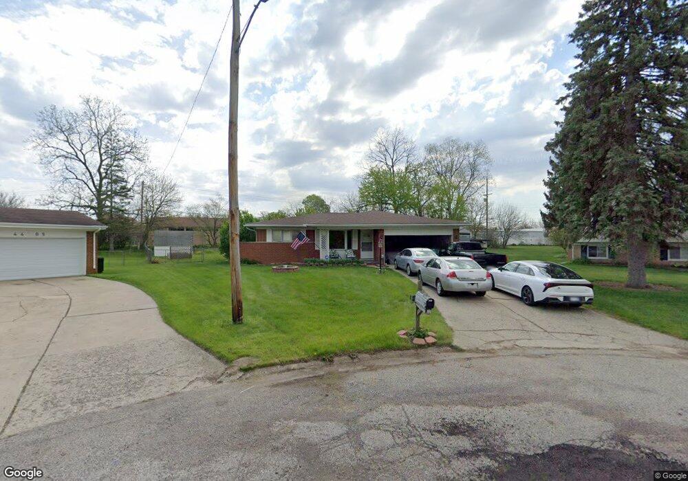 4406 Saint Martins Cir, Flint, MI 48507 - photo 1