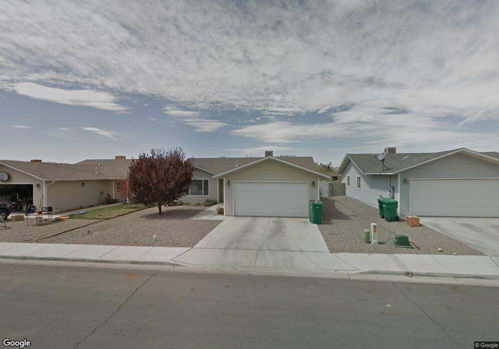 305 Valle Vista Dr, Farmington, NM 87401 - photo 1