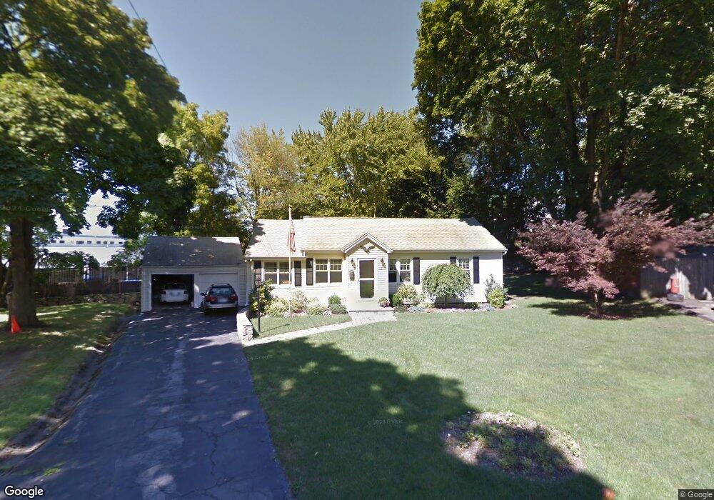 31 Sutton Place, Stamford, CT 06906 - photo 1