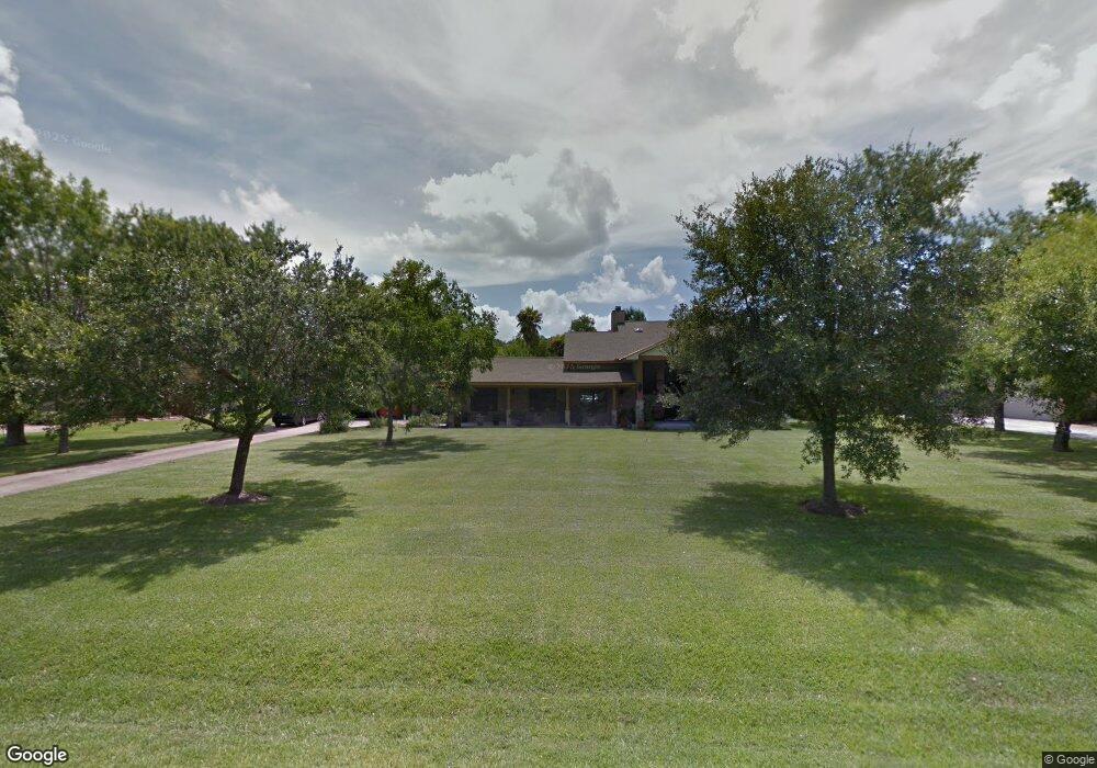 523 Sun Park Dr, Friendswood, TX 77546 - photo 1