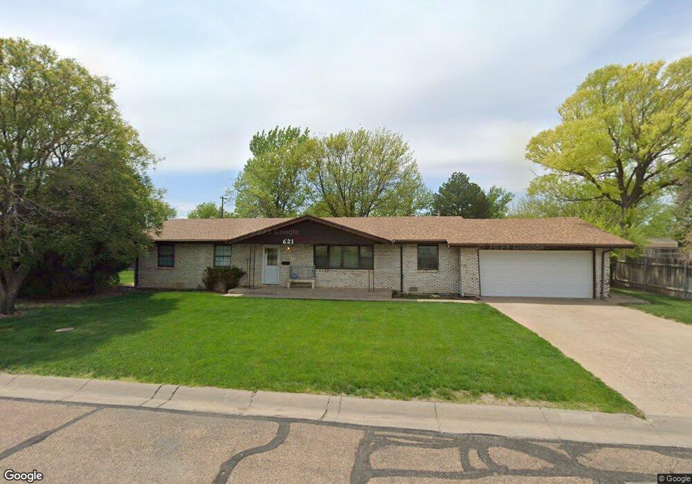 621 S Trindle St, Hugoton, KS 67951 - photo 1