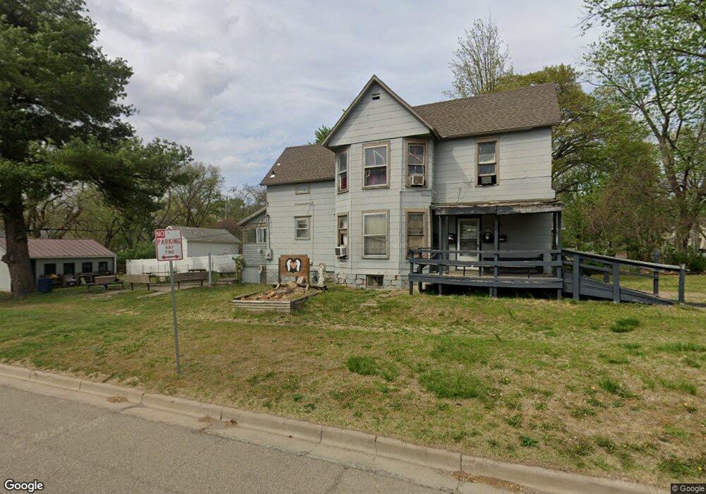 135 SW Buchanan St, Topeka, KS 66606 - photo 1