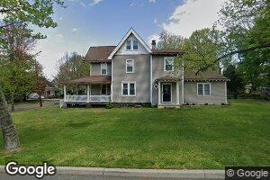 101 7th St, Riverton, NJ 08077