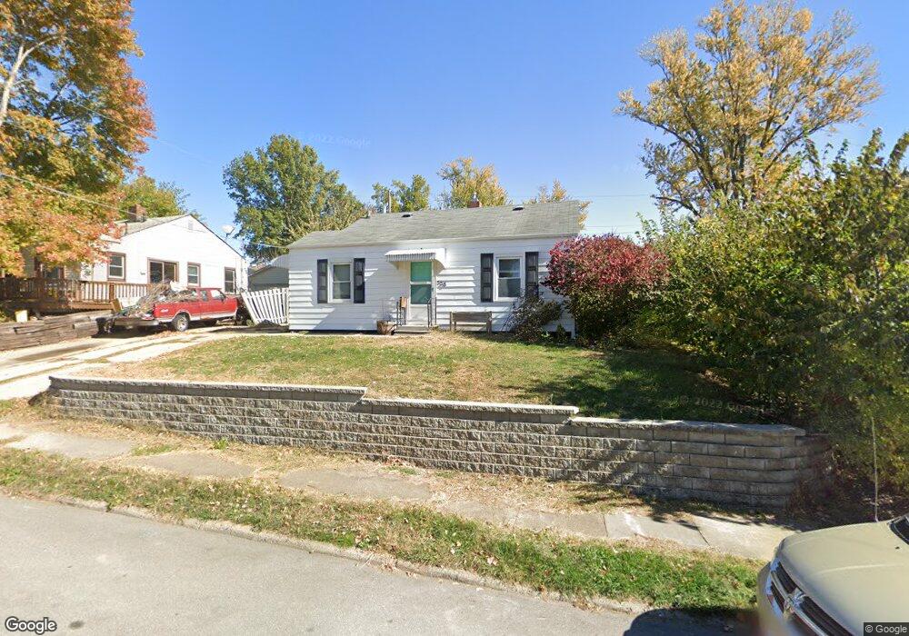 538 W 10th St N, Newton, IA 50208 - photo 1