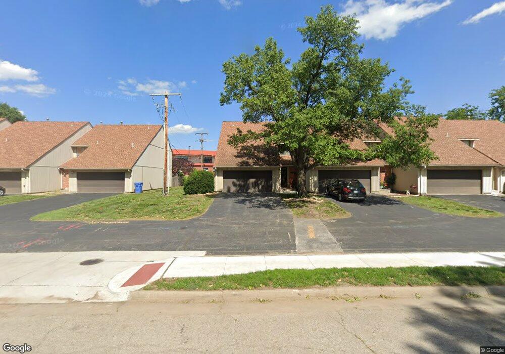 3116 SW Randolph Ave, Topeka, KS 66611 - photo 1