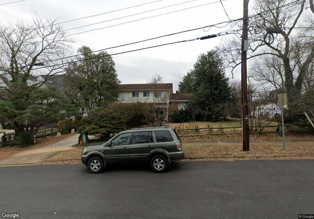 7213 Thrasher Rd, McLean, VA 22101 - photo 1