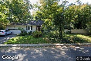 118 Colonial Rd, Great Neck, NY 11021