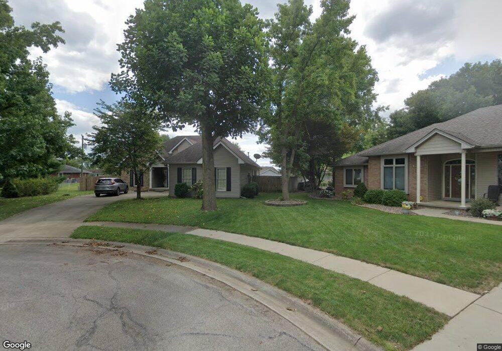 3210 Concord Ct, Columbus, IN 47203 - photo 1