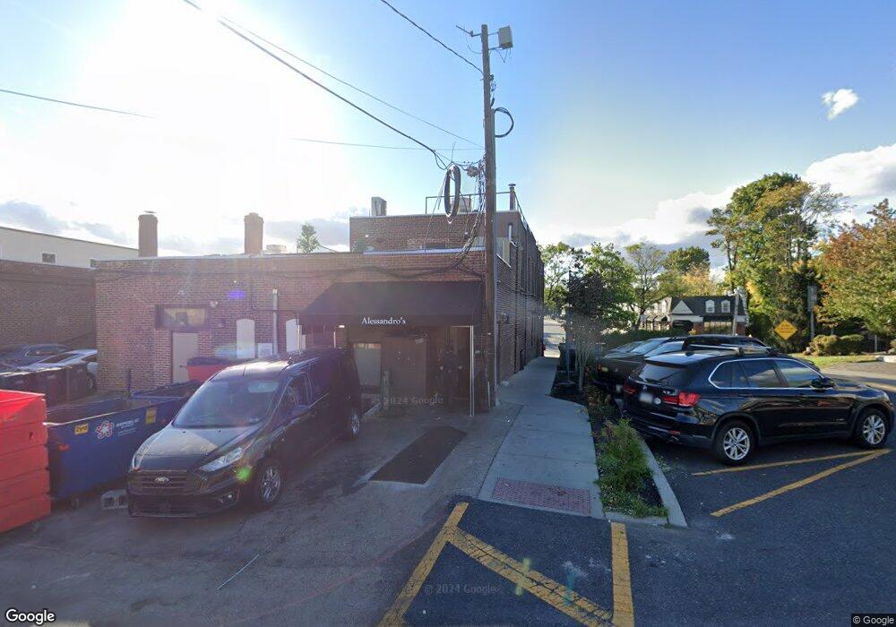 133 N Wayne Ave unit 1ST FL, Wayne, PA 19087 - photo 1