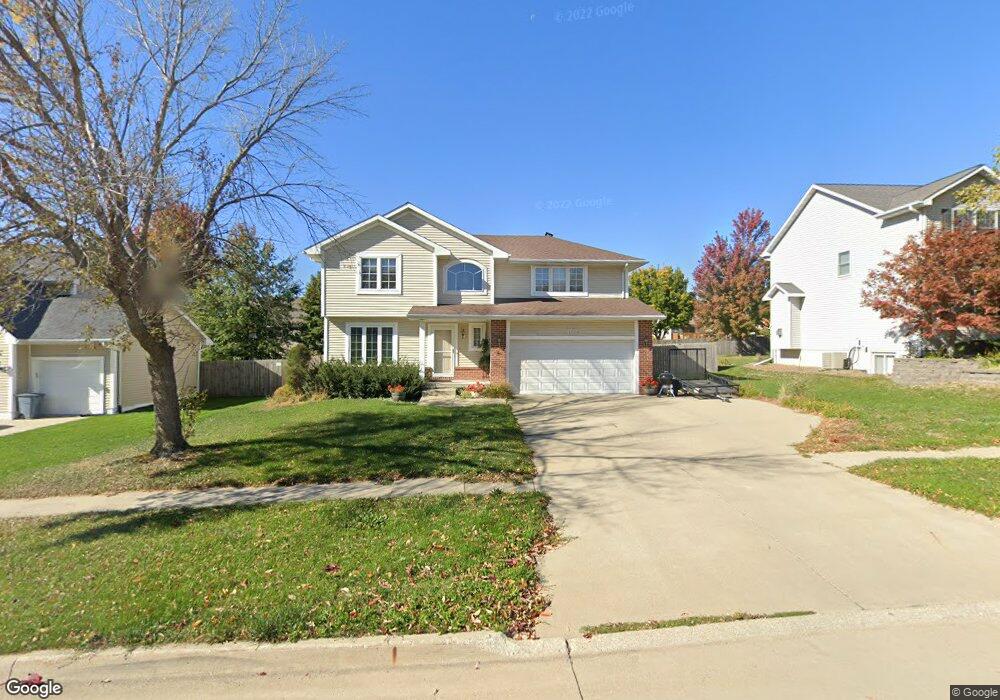 1105 W 15th St S, Newton, IA 50208 - photo 1