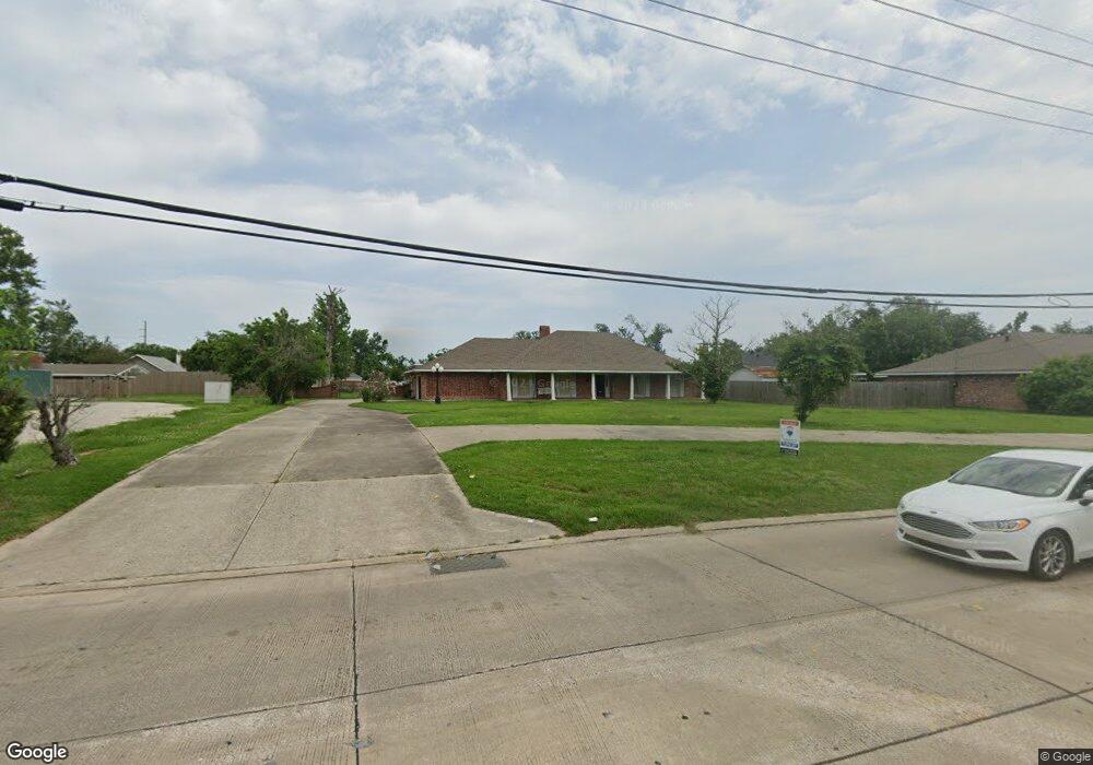 714 W Sale Rd, Lake Charles, LA 70605 - photo 1