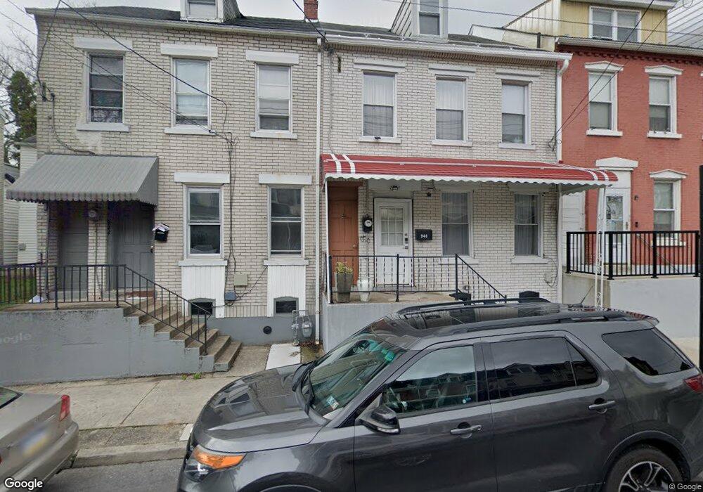 946 W Gordon St, Allentown, PA 18102 - photo 1