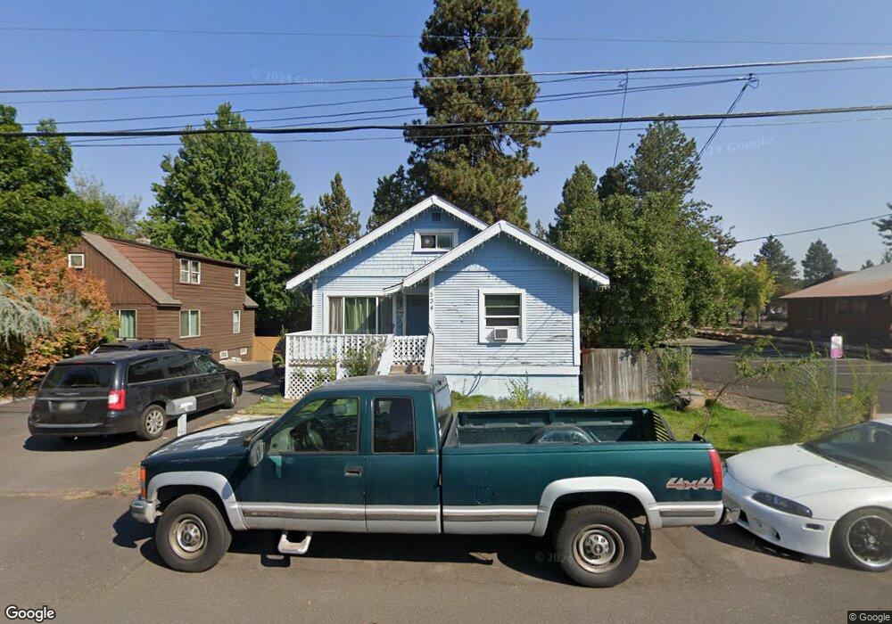 534 NE Burnside Ave, Bend, OR 97701 - photo 1