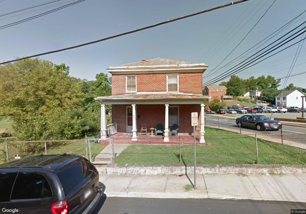 501 7 1/2 St SW, Charlottesville, VA 22903 - photo 1