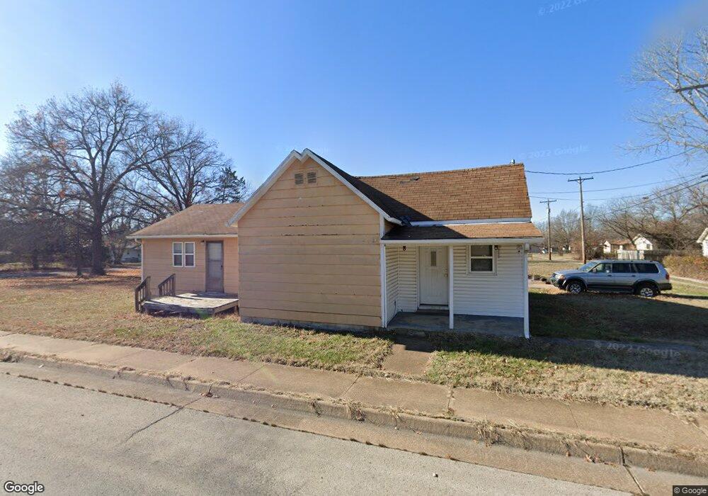 709 S 26th St, Parsons, KS 67357 - photo 1