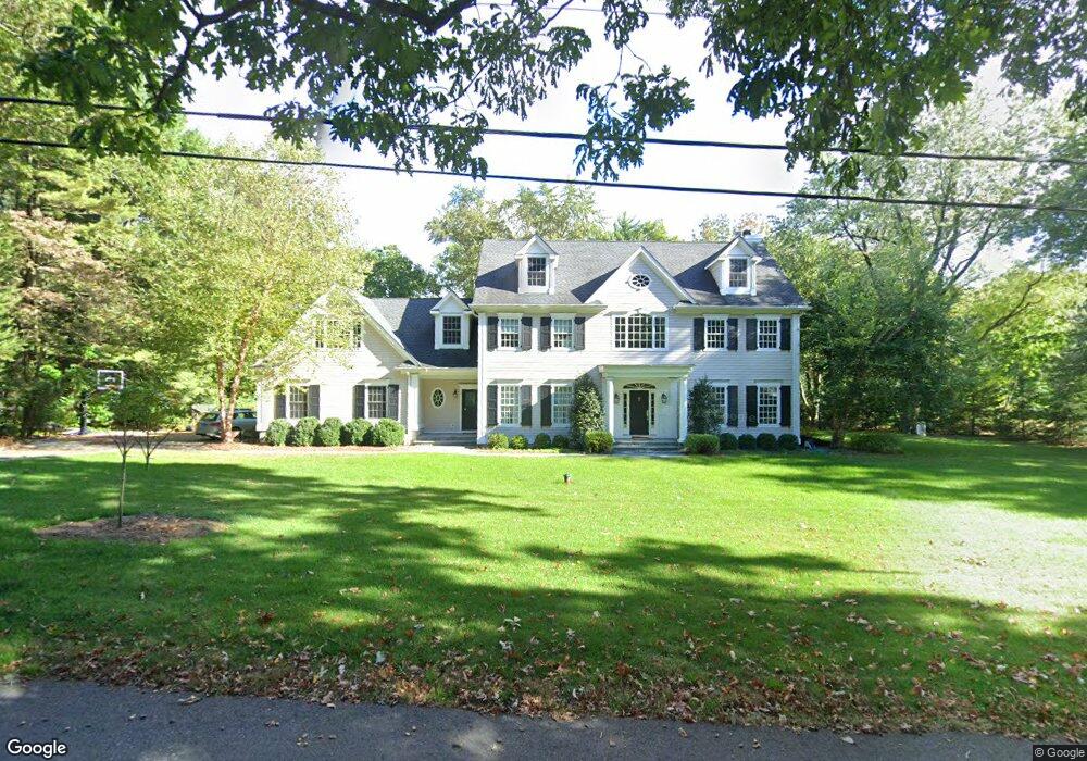 54 W Cross Rd, New Canaan, CT 06840 - photo 1