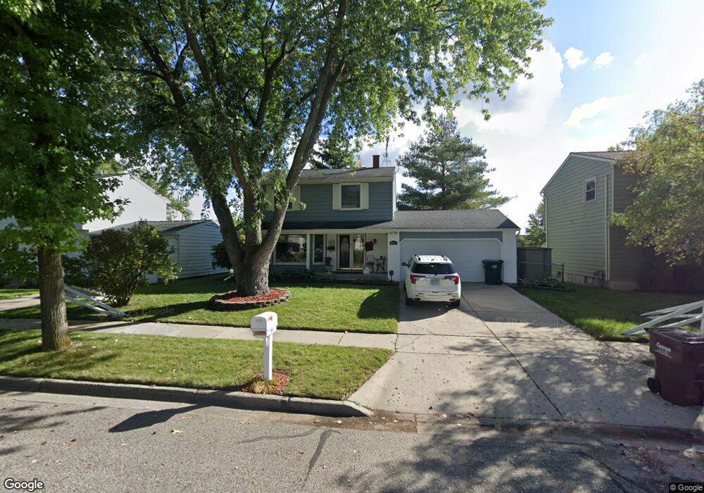 5423 Catalpa Dr, Lansing, MI 48911 - photo 1