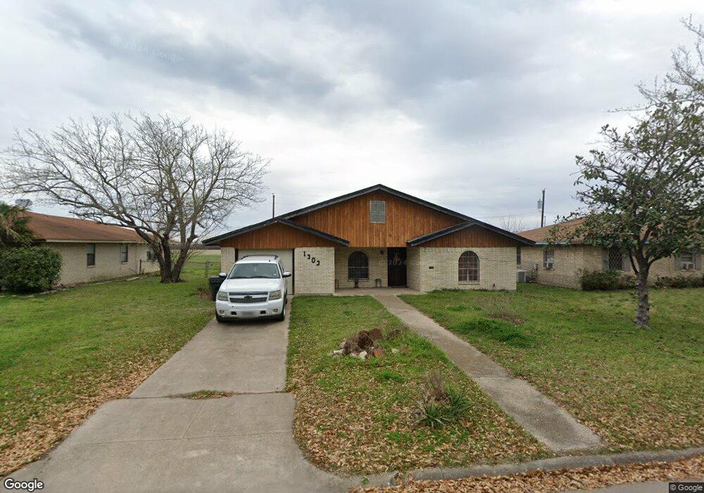 1303 S Benton St, Corsicana, TX 75110 - photo 1