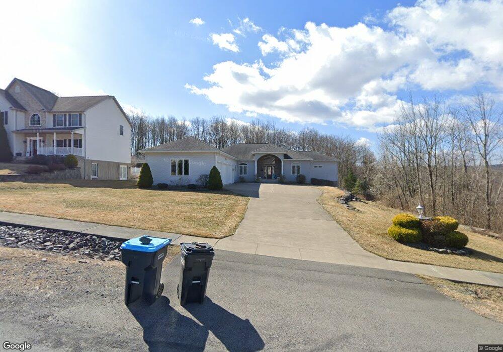 204 Elmwood Dr, Moscow, PA 18444 - photo 1