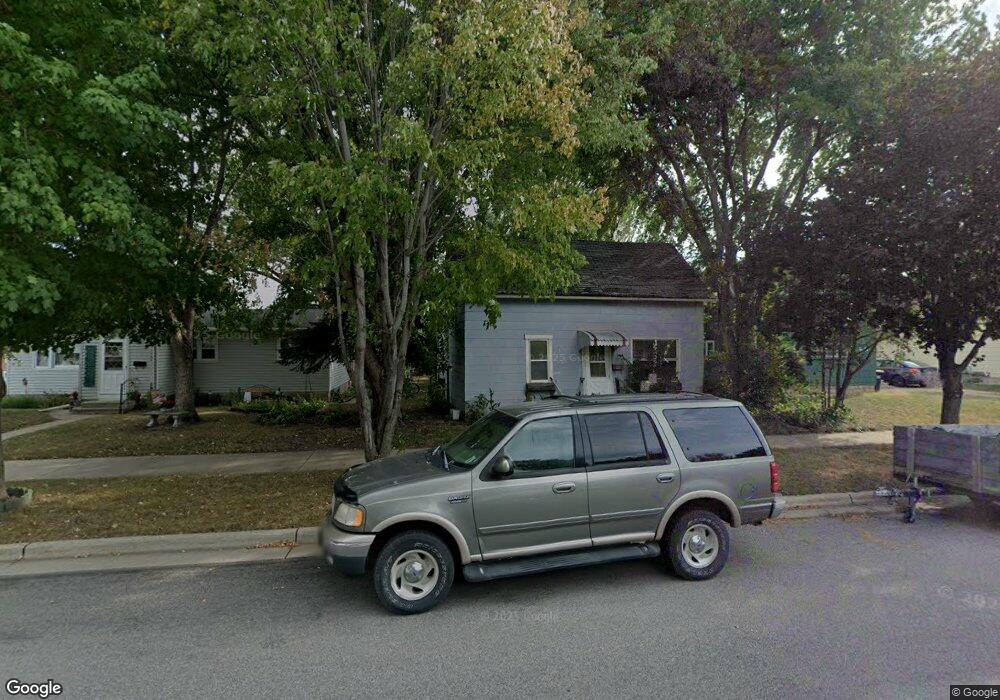 1422 N Minnesota St, New Ulm, MN 56073 - photo 1