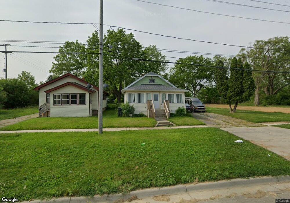 770 E Carpenter Rd, Flint, MI 48505 - photo 1