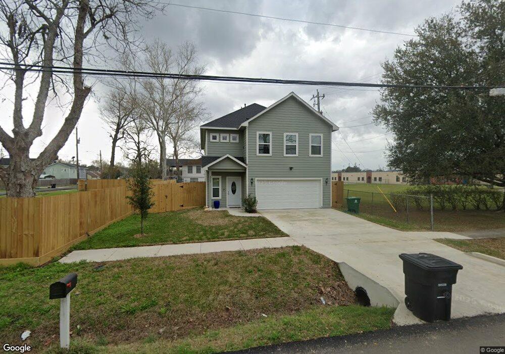 2205 Esther Dr, Houston, TX 77088 - photo 1